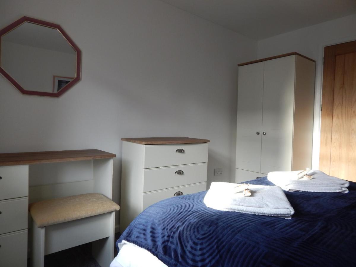 Modern, Well Located En-Suite Rooms With Parking - Orbitat Accommodations CBG Exterior foto