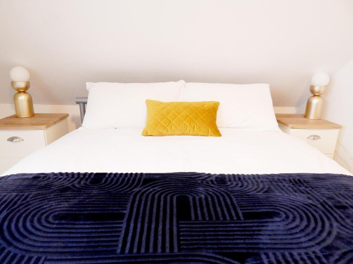 Modern, Well Located En-Suite Rooms With Parking - Orbitat Accommodations CBG Exterior foto